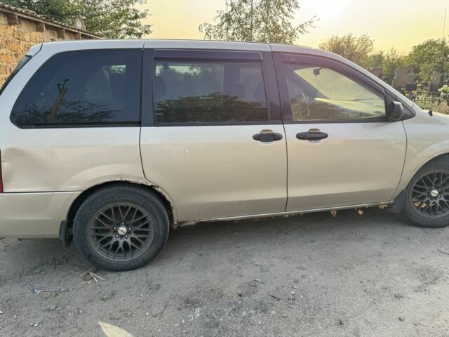 Бежевый Мазда МПВ, объемом двигателя 2.5 л и пробегом 350 тыс. км за 2800 $, фото 2 на Automoto.ua