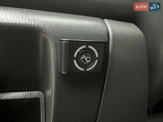 Чорний Мазда МПВ, об'ємом двигуна 2.26 л та пробігом 235 тис. км за 3500 $, фото 34 на Automoto.ua