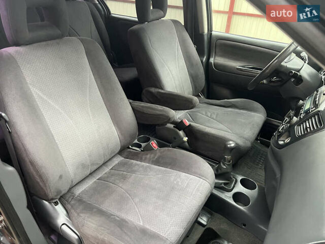 Чорний Мазда МПВ, об'ємом двигуна 2.26 л та пробігом 235 тис. км за 3500 $, фото 30 на Automoto.ua