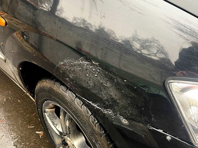 Черный Мазда МПВ, объемом двигателя 2.3 л и пробегом 600 тыс. км за 2300 $, фото 2 на Automoto.ua