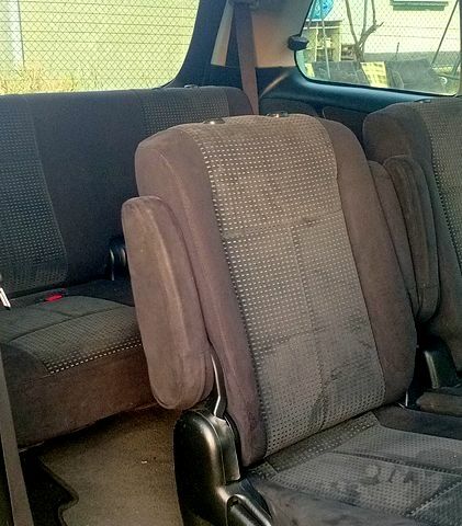 Мазда МПВ, объемом двигателя 2 л и пробегом 256 тыс. км за 2950 $, фото 5 на Automoto.ua