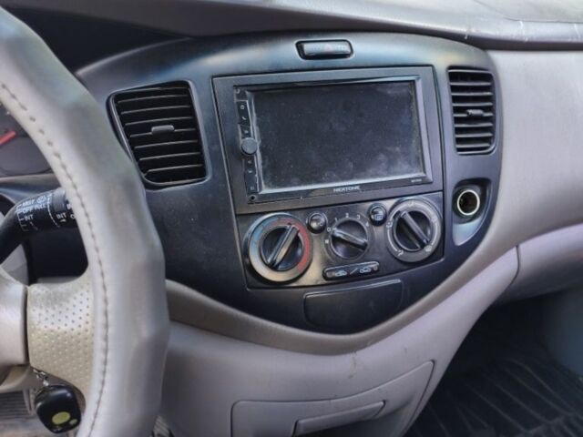 Сірий Мазда МПВ, об'ємом двигуна 2 л та пробігом 425 тис. км за 3046 $, фото 4 на Automoto.ua