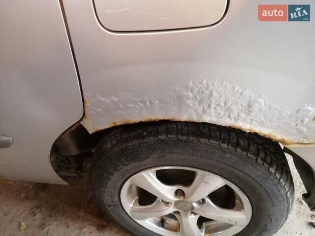 Сірий Мазда МПВ, об'ємом двигуна 2 л та пробігом 240 тис. км за 2700 $, фото 6 на Automoto.ua