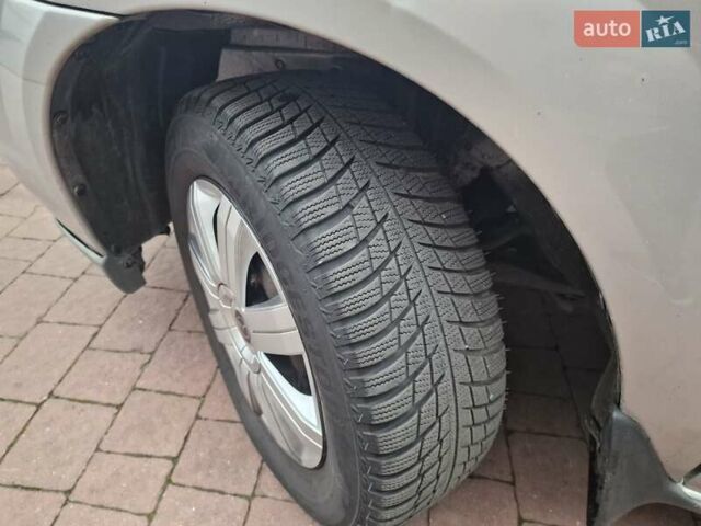 Серый Мазда МПВ, объемом двигателя 2 л и пробегом 324 тыс. км за 2700 $, фото 28 на Automoto.ua