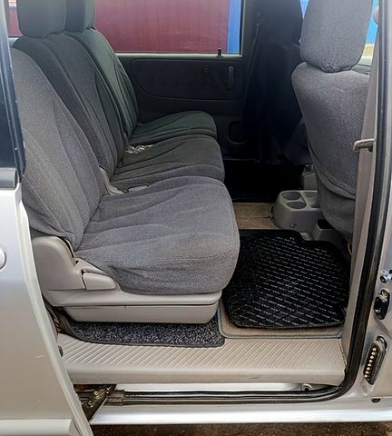 Сірий Мазда МПВ, об'ємом двигуна 20 л та пробігом 0 тис. км за 6200 $, фото 6 на Automoto.ua