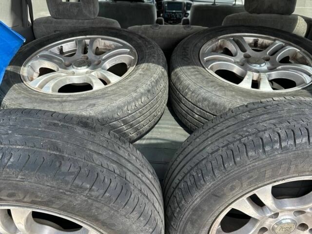Сірий Мазда МПВ, об'ємом двигуна 2 л та пробігом 298 тис. км за 4211 $, фото 4 на Automoto.ua