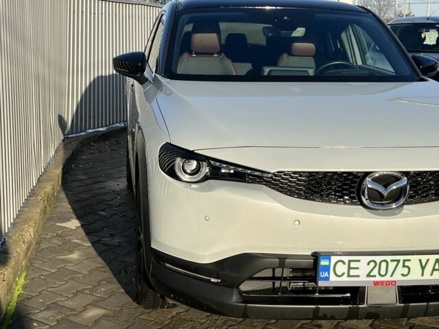 Білий Мазда МХ-3, об'ємом двигуна 0 л та пробігом 26 тис. км за 18000 $, фото 2 на Automoto.ua