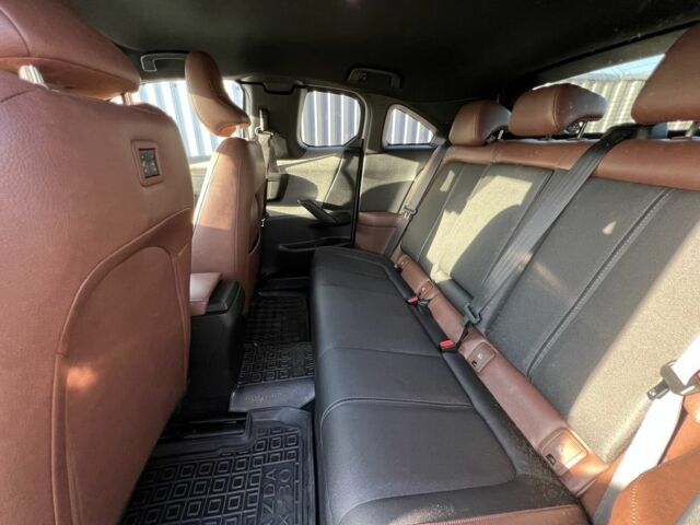 Білий Мазда МХ-3, об'ємом двигуна 0 л та пробігом 26 тис. км за 18000 $, фото 7 на Automoto.ua