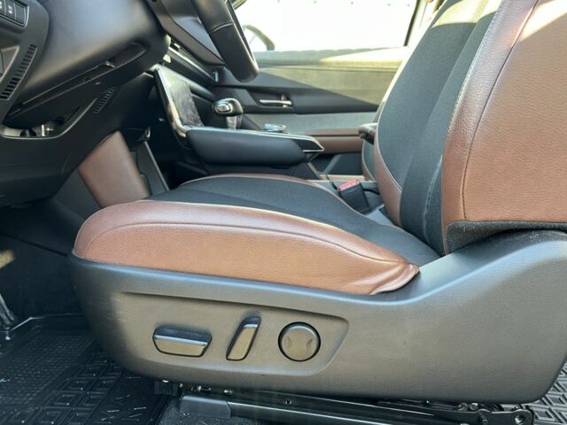 Білий Мазда МХ-3, об'ємом двигуна 0 л та пробігом 26 тис. км за 18000 $, фото 8 на Automoto.ua