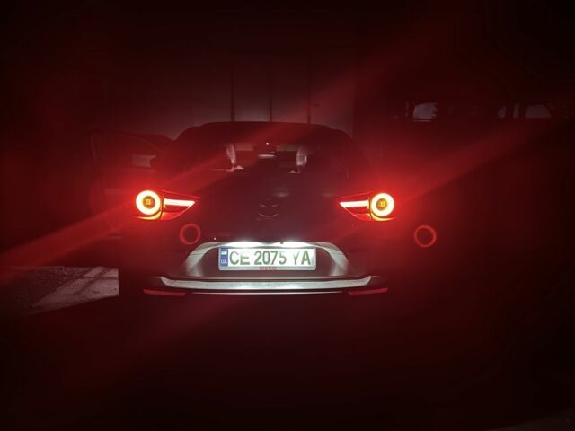 Білий Мазда МХ-3, об'ємом двигуна 0 л та пробігом 26 тис. км за 18000 $, фото 6 на Automoto.ua