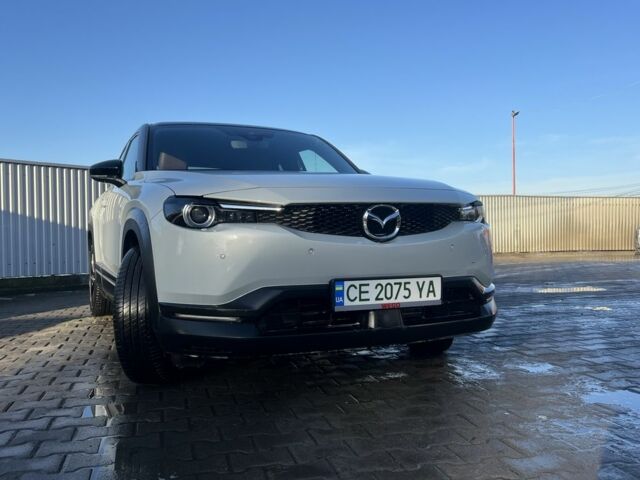 Білий Мазда МХ-3, об'ємом двигуна 0 л та пробігом 26 тис. км за 18000 $, фото 3 на Automoto.ua