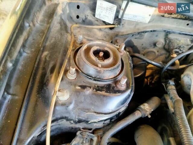 Черный Мазда МХ-3, объемом двигателя 1.8 л и пробегом 280 тыс. км за 2500 $, фото 3 на Automoto.ua