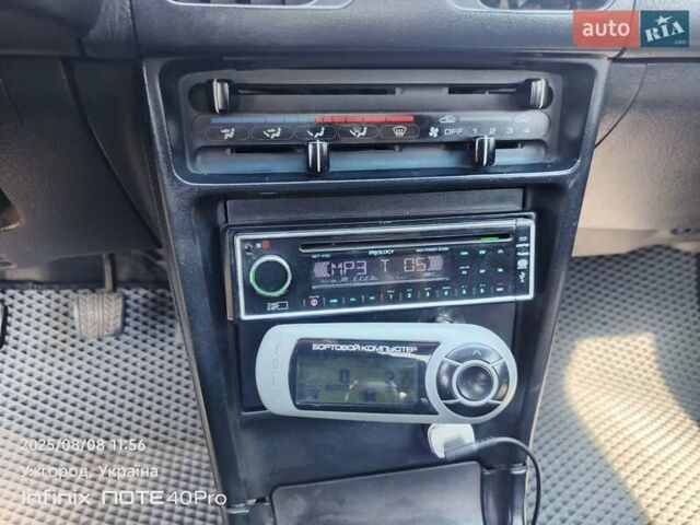 Чорний Мазда МХ-3, об'ємом двигуна 1.6 л та пробігом 196 тис. км за 3000 $, фото 4 на Automoto.ua