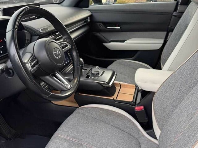 Чорний Мазда МХ-3, об'ємом двигуна 0 л та пробігом 10 тис. км за 11000 $, фото 9 на Automoto.ua