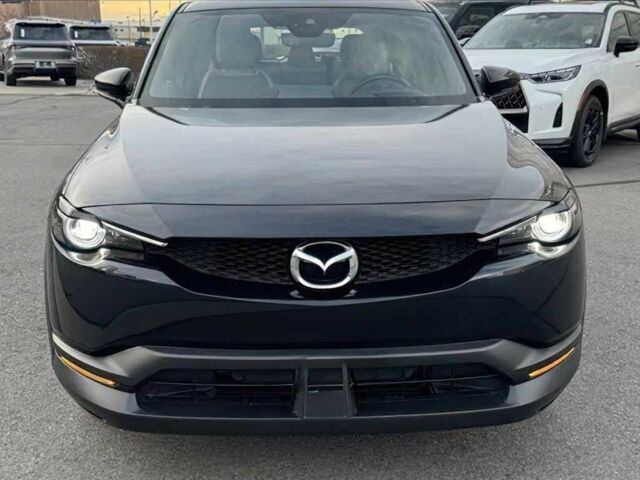 Чорний Мазда МХ-3, об'ємом двигуна 0 л та пробігом 10 тис. км за 11000 $, фото 1 на Automoto.ua