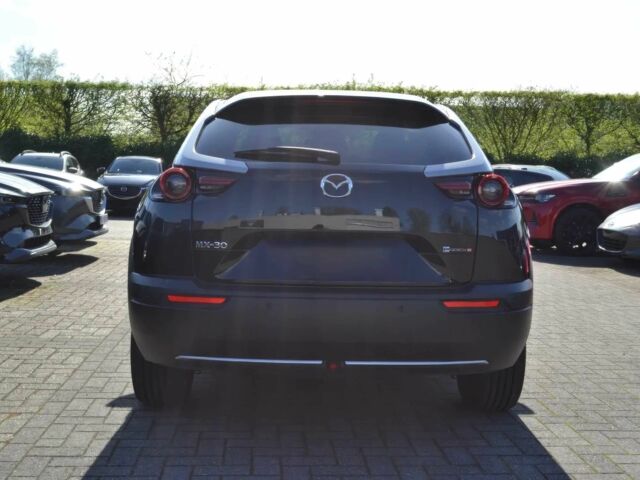 Чорний Мазда МХ-3, об'ємом двигуна 2.4 л та пробігом 23 тис. км за 7100 $, фото 2 на Automoto.ua