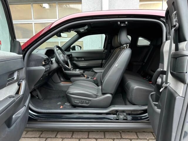 Черный Мазда МХ-3, объемом двигателя 0.8 л и пробегом 23 тыс. км за 10400 $, фото 10 на Automoto.ua