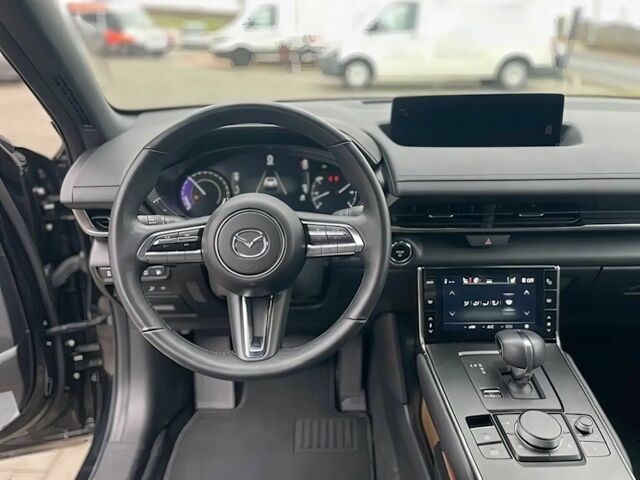 Черный Мазда МХ-3, объемом двигателя 0 л и пробегом 25 тыс. км за 10000 $, фото 8 на Automoto.ua