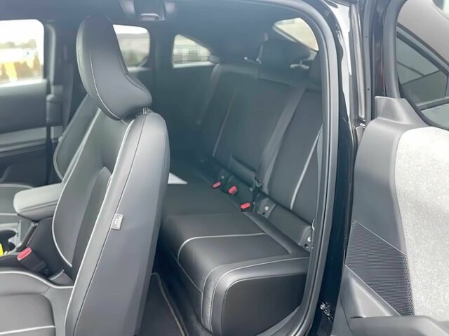 Черный Мазда МХ-3, объемом двигателя 0 л и пробегом 25 тыс. км за 10000 $, фото 9 на Automoto.ua