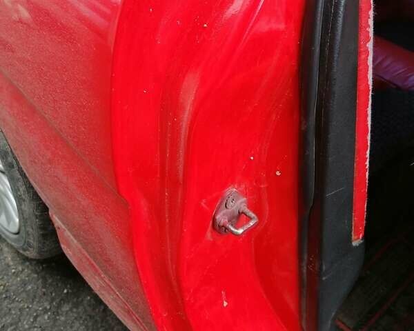 Красный Мазда МХ-3, объемом двигателя 1.8 л и пробегом 294 тыс. км за 2500 $, фото 13 на Automoto.ua