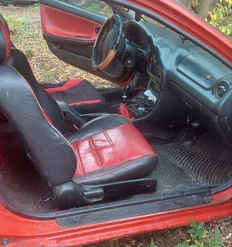 Красный Мазда МХ-3, объемом двигателя 1.6 л и пробегом 250 тыс. км за 1300 $, фото 9 на Automoto.ua