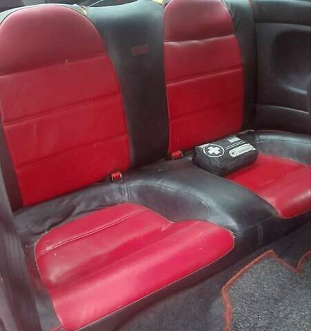 Красный Мазда МХ-3, объемом двигателя 1.6 л и пробегом 250 тыс. км за 1300 $, фото 6 на Automoto.ua