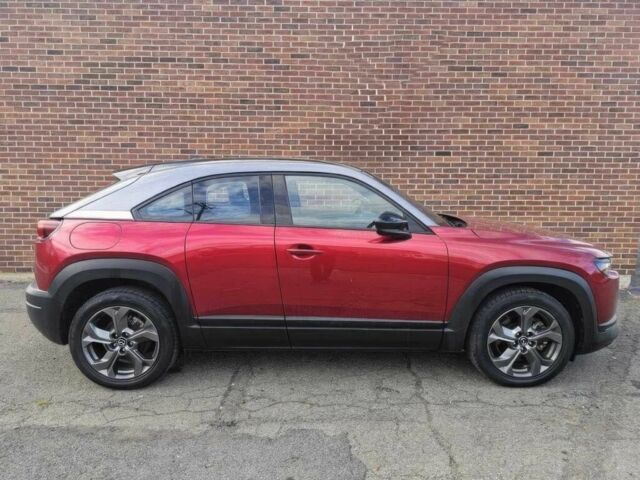 Красный Мазда МХ-3, объемом двигателя 0 л и пробегом 23 тыс. км за 10500 $, фото 3 на Automoto.ua