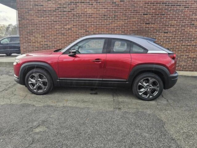 Красный Мазда МХ-3, объемом двигателя 0 л и пробегом 23 тыс. км за 10500 $, фото 1 на Automoto.ua