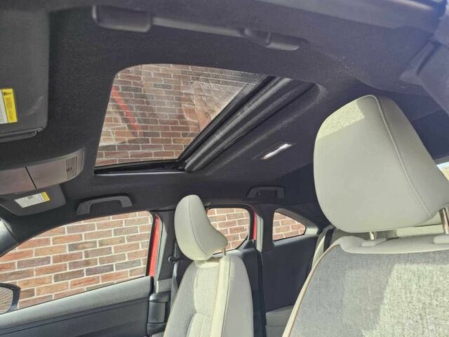 Красный Мазда МХ-3, объемом двигателя 0 л и пробегом 23 тыс. км за 10500 $, фото 7 на Automoto.ua