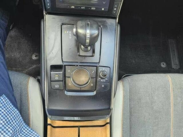 Красный Мазда МХ-3, объемом двигателя 0 л и пробегом 23 тыс. км за 10500 $, фото 8 на Automoto.ua