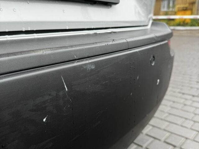 Серый Мазда МХ-3, объемом двигателя 0 л и пробегом 50 тыс. км за 14500 $, фото 4 на Automoto.ua