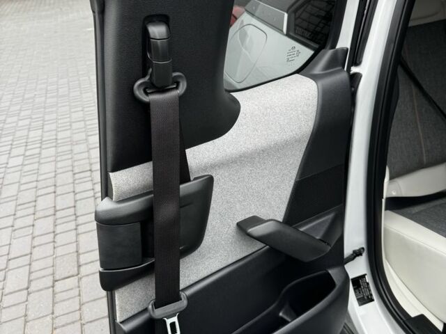 Серый Мазда МХ-3, объемом двигателя 0 л и пробегом 50 тыс. км за 14500 $, фото 12 на Automoto.ua