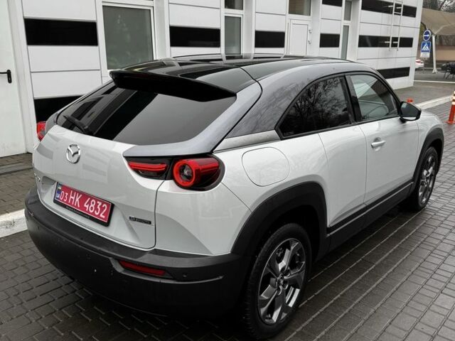 Серый Мазда МХ-3, объемом двигателя 0 л и пробегом 50 тыс. км за 14500 $, фото 3 на Automoto.ua