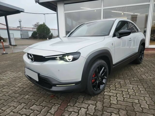 Серый Мазда МХ-3, объемом двигателя 0 л и пробегом 19 тыс. км за 6700 $, фото 2 на Automoto.ua