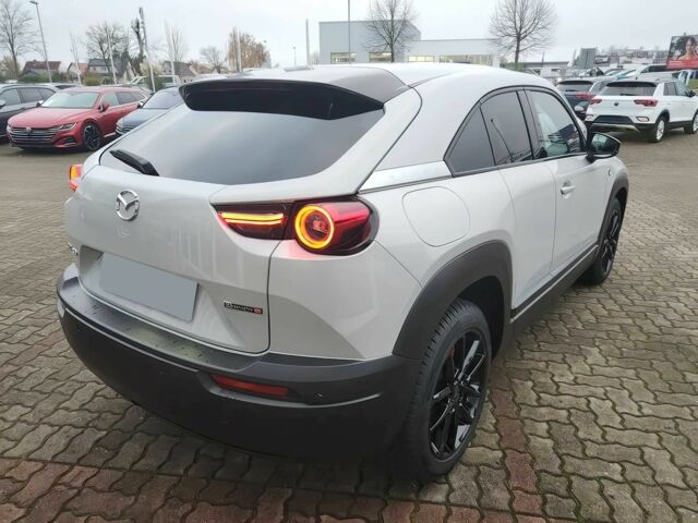 Серый Мазда МХ-3, объемом двигателя 0 л и пробегом 19 тыс. км за 6700 $, фото 4 на Automoto.ua