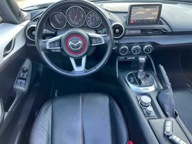 Белый Мазда МХ-5, объемом двигателя 2 л и пробегом 30 тыс. км за 2900 $, фото 14 на Automoto.ua