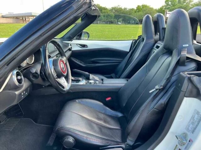 Белый Мазда МХ-5, объемом двигателя 2 л и пробегом 30 тыс. км за 2900 $, фото 13 на Automoto.ua