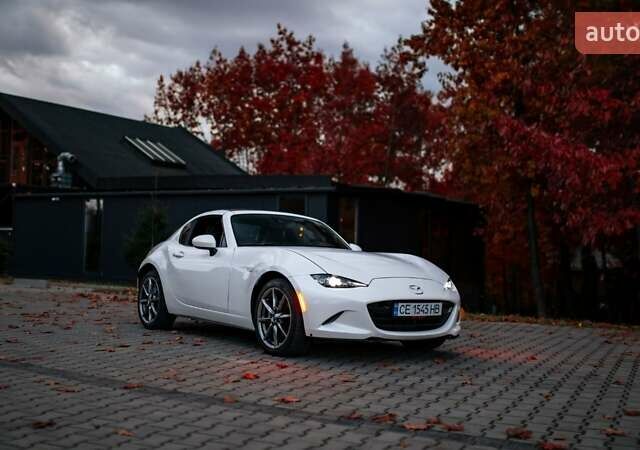 Белый Мазда МХ-5, объемом двигателя 2 л и пробегом 32 тыс. км за 27000 $, фото 17 на Automoto.ua