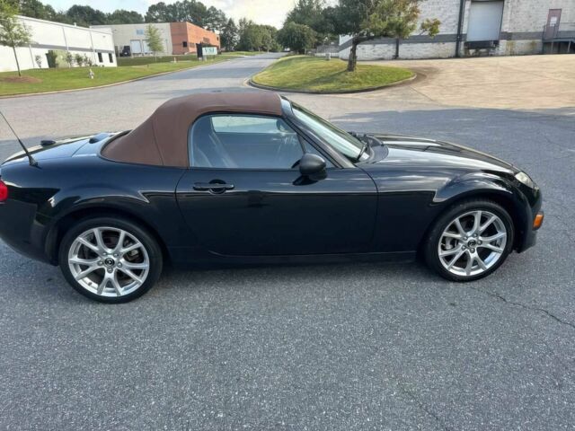 Чорний Мазда МХ-5, об'ємом двигуна 2 л та пробігом 81 тис. км за 7800 $, фото 6 на Automoto.ua