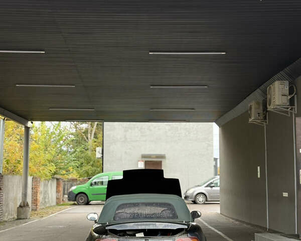 Черный Мазда МХ-5, объемом двигателя 1.6 л и пробегом 129 тыс. км за 12000 $, фото 4 на Automoto.ua