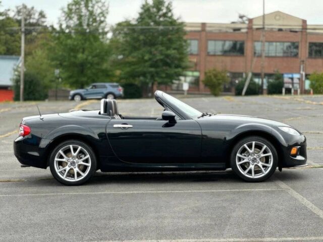 Черный Мазда МХ-5, объемом двигателя 2 л и пробегом 78 тыс. км за 7800 $, фото 6 на Automoto.ua