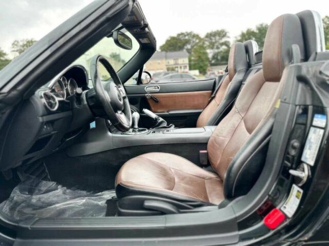 Черный Мазда МХ-5, объемом двигателя 2 л и пробегом 78 тыс. км за 7800 $, фото 8 на Automoto.ua