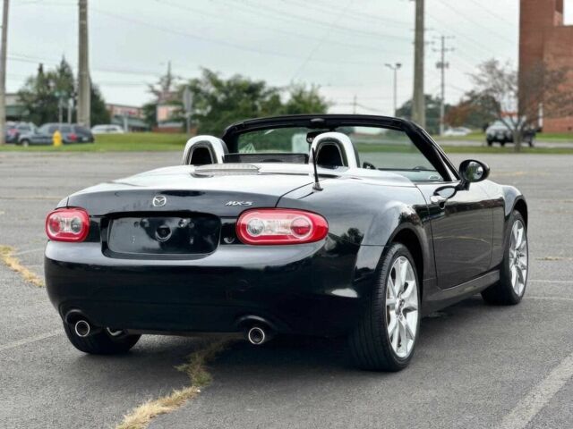 Черный Мазда МХ-5, объемом двигателя 2 л и пробегом 78 тыс. км за 7800 $, фото 4 на Automoto.ua