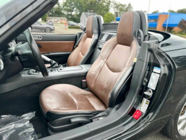 Черный Мазда МХ-5, объемом двигателя 2 л и пробегом 78 тыс. км за 7800 $, фото 11 на Automoto.ua