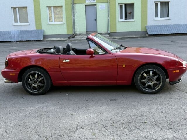 Красный Мазда МХ-5, объемом двигателя 1.6 л и пробегом 263 тыс. км за 11788 $, фото 5 на Automoto.ua
