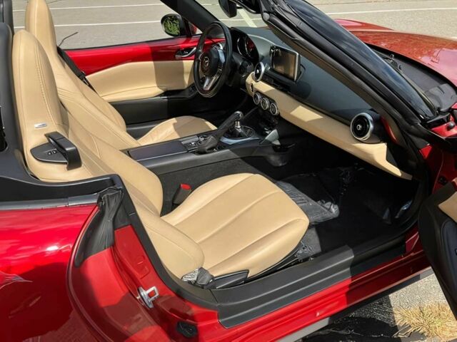 Червоний Мазда МХ-5, об'ємом двигуна 2 л та пробігом 75 тис. км за 7800 $, фото 9 на Automoto.ua