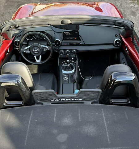 Красный Мазда МХ-5, объемом двигателя 2 л и пробегом 40 тыс. км за 19000 $, фото 11 на Automoto.ua