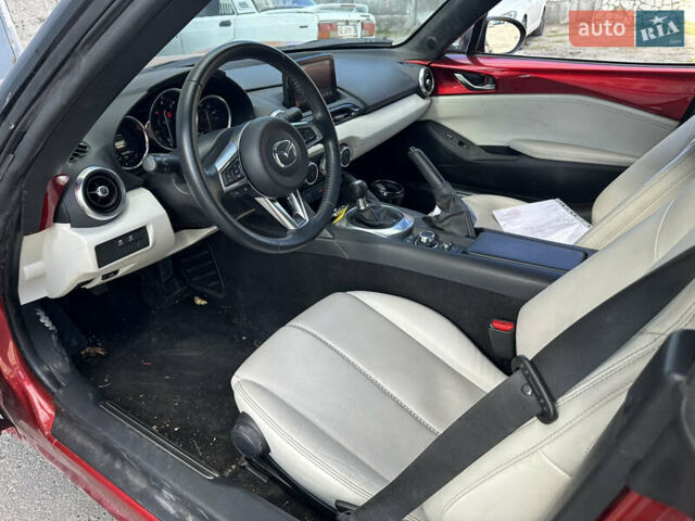 Красный Мазда МХ-5, объемом двигателя 0 л и пробегом 100 тыс. км за 12000 $, фото 3 на Automoto.ua