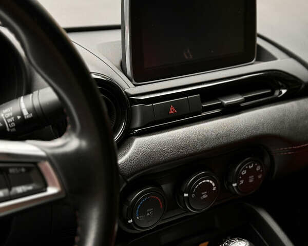 Мазда МХ-5, объемом двигателя 2 л и пробегом 122 тыс. км за 17628 $, фото 3 на Automoto.ua