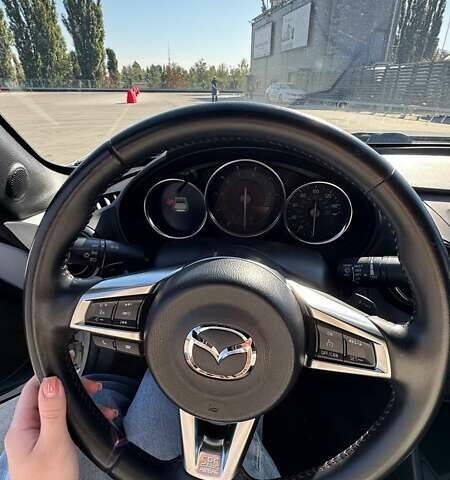 Серый Мазда МХ-5, объемом двигателя 2 л и пробегом 53 тыс. км за 17300 $, фото 5 на Automoto.ua